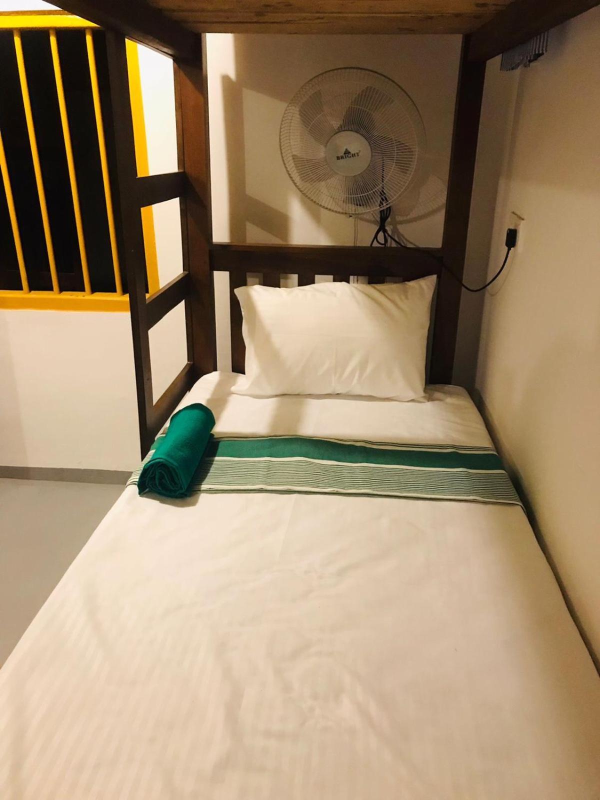 Tharurashmi Sea Pond Villa & Surf Hostel - Hiriketiya Dikwella Esterno foto